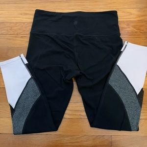 Athleta Colorblock Salutation 7/8 Tights
